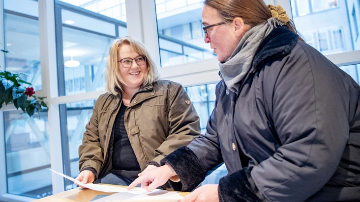 Tv&aring; kvinnor i region Dalarna pratar om samverkansavtalet.